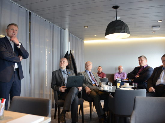 Majanduskomisjoni väljasõiduistung, Tallink Megastar laeval